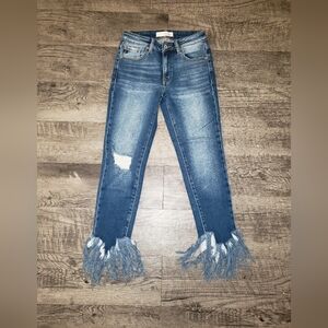 Kancan distressed fringe jean capris